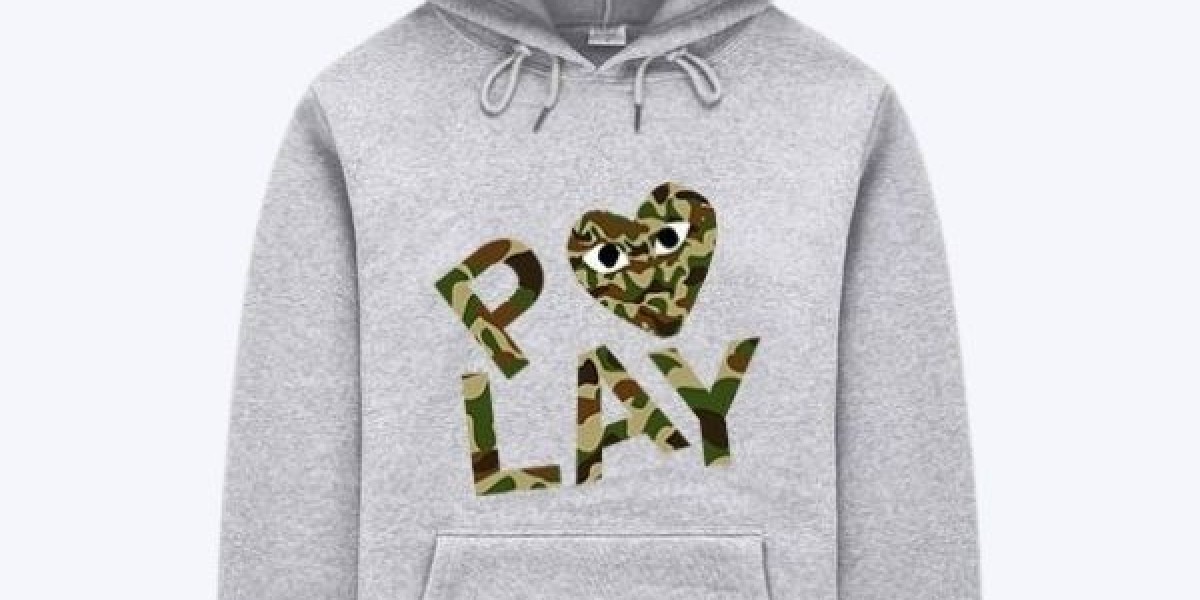 Saint Vanity Hoodie: A Clean Expression of Modern Streetwear.